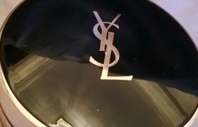 新手用粉底液还是气垫好？不经常化妆用气垫还是粉底液？