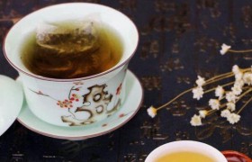 用荷叶泡水喝有什么坏处和危害，哪些人不适合喝荷叶水