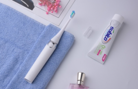 电动牙刷到底好不好和普通牙刷有什么区别，经常用电动牙刷有危害吗