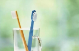 哪种牙刷更容易清洁牙齿，什么牌子牙刷最好用效果最好