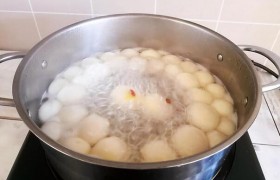 煮汤圆是冷水下锅还是热水下锅,速冻汤圆怎么煮是正确的