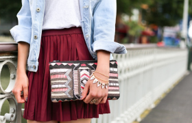 女人穿短裙还要穿安全裤吗？美女穿短裙里面有穿安全裤吗？