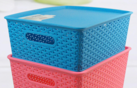 塑料是谁发明的，塑料是什么材料做的，塑料当初是用来做什么的？