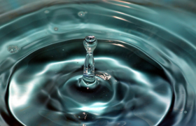 瓶装矿泉水保质期是多久能放几个月？开过的矿泉水能放多久？