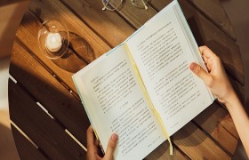 代入感太强是什么意思什么梗，是什么样的人会这样？
