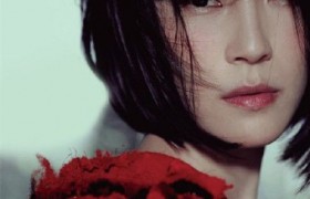 抖音歌曲歌词有一个人的世界不怕被谁阻挠叫什么歌名字原唱是谁