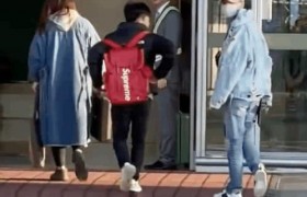 鹿晗关晓彤日本同游破分手谣言，不明白关晓彤为何喜欢小男人鹿晗