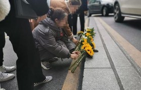 被砸艺考生父母原谅是怎么回事？为什么跳楼啥原因？