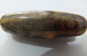 九眼天珠是什么材质的才是真的天柱？九眼天珠怎么看真假