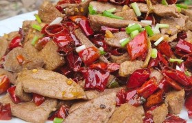 猪肝怎么炒好吃又嫩做法，猪肝怎么清洗没有淀粉怎么办？