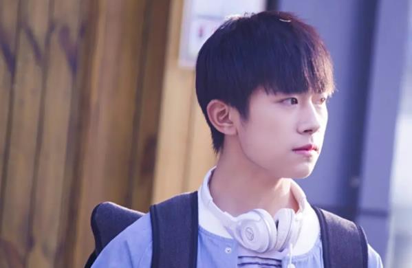 易烊千玺女友的名字是谁,易烊千玺年龄会有多大