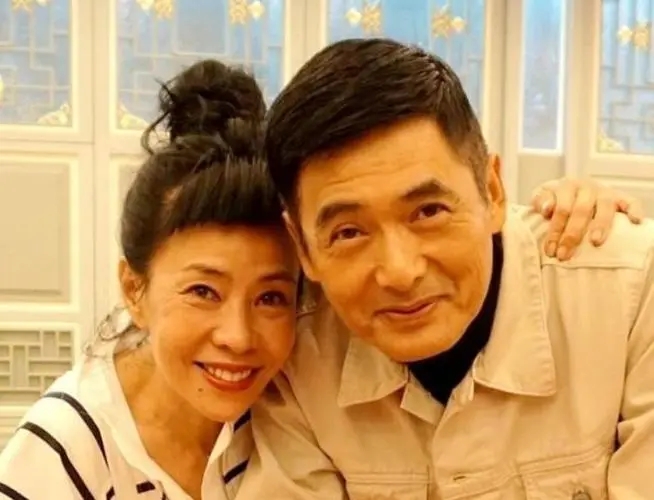 为什么周润发和妻子陈荟莲一生都没有孩子。